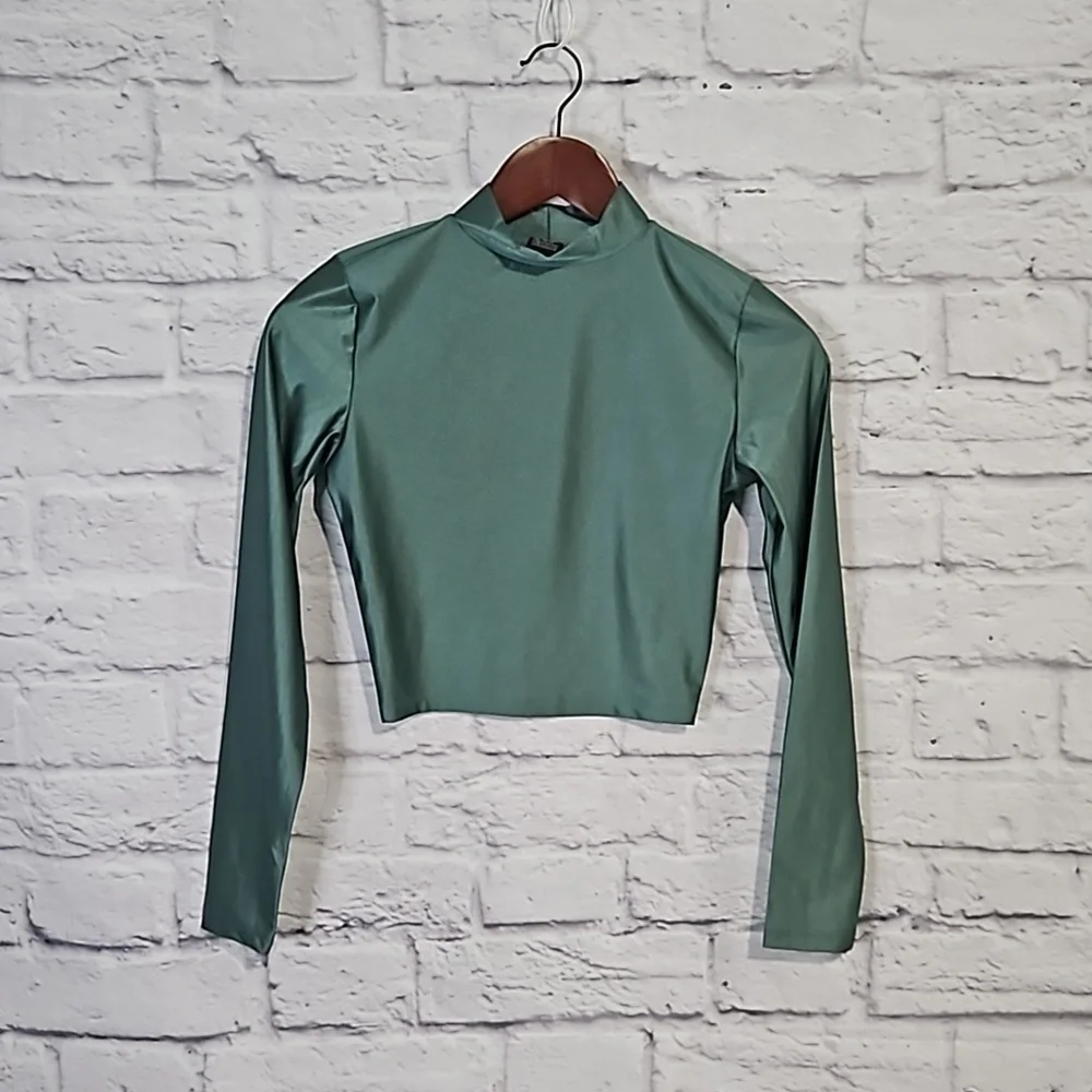 💙 Wild fable green spandex long sleeve crop top